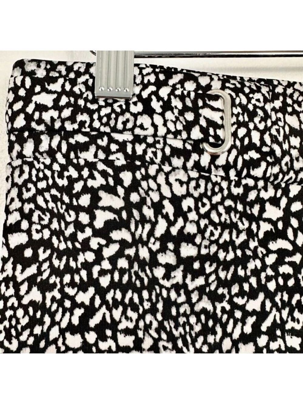 Retrology Wide Leg Cropped Pants Women's Sz Small Black White Leopard Print - Picture 5 of 12